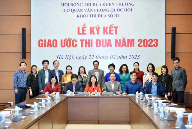 KHỐI THI ĐUA III - VĂN PHÒNG QUỐC HỘI KÝ KẾT GIAO ƯỚC THI ĐUA NĂM 2023